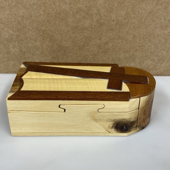 Carver Dan's Cross Bible Church Handcrafted Puzzle Gift Keepsake Box Religious - Picture 2 of 12